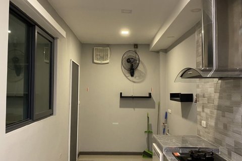 Casa de 3 dormitorios en Bang Khun Thian, Bangkok, Tailandia № 137573 - foto 7