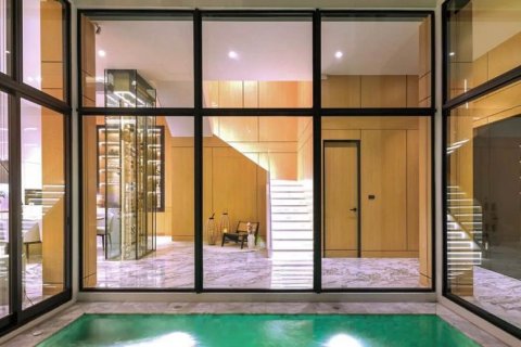 Casa de 4 dormitorios en Bangkok, Tailandia № 143439 - foto 2