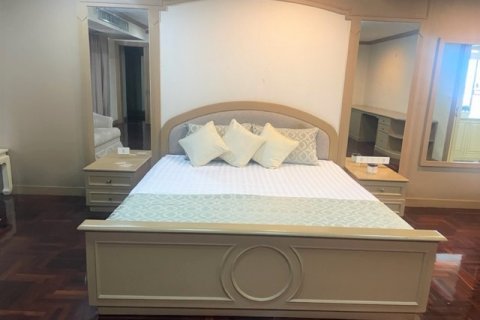 Condominio de 4 dormitorios en Bangkok, Tailandia № 143442 - foto 7