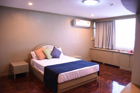 Condominio de 4 dormitorios en Bangkok, Tailandia № 143442 - foto 4