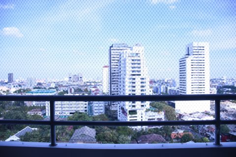 Condominio de 4 dormitorios en Bangkok, Tailandia № 143442 - foto 18