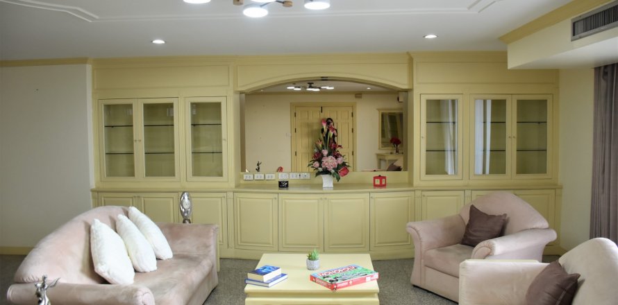 Condominio de 4 dormitorios en Bangkok, Tailandia № 143442