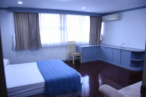 Condominio de 4 dormitorios en Bangkok, Tailandia № 143442 - foto 9