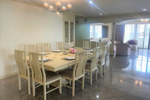 Condominio de 4 dormitorios en Bangkok, Tailandia № 143442 - foto 14