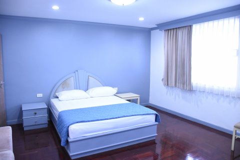 Condominio de 4 dormitorios en Bangkok, Tailandia № 143442 - foto 8