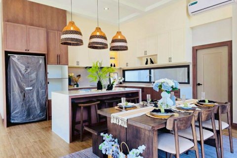 Casa de 3 dormitorios en Pattaya, Tailandia № 152302 - foto 16