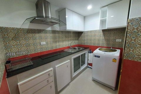 Condominio de 2 dormitorios en Yan Nawa, Bangkok, Tailandia № 162078 - foto 15
