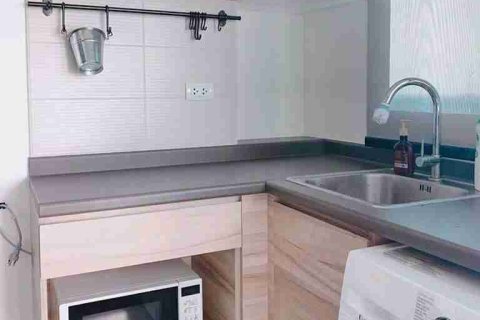 Condominio de 1 dormitorio en Thonburi, Bangkok, Tailandia № 183428 - foto 6