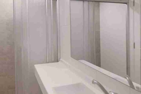 Condominio de 1 dormitorio en Thonburi, Bangkok, Tailandia № 183428 - foto 8