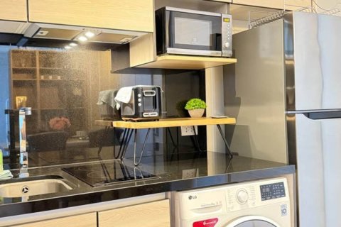 Condominio de 1 dormitorio en Khlong Toei, Bangkok, Tailandia № 158922 - foto 4