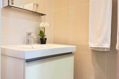 Condominio de 1 dormitorio en Khlong Toei, Bangkok, Tailandia № 158922 - foto 10