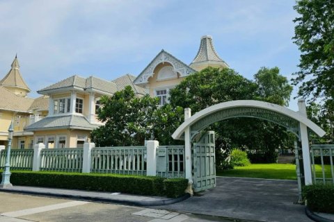 House in Lat Phrao, Bangkok, Thailand 6 bedrooms № 146959