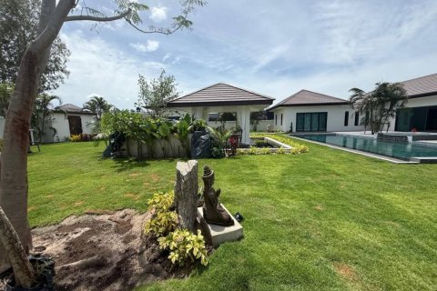 Chalet de 4 dormitorios en Hua Hin, Tailandia № 146962 - foto 5
