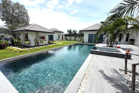 Chalet de 4 dormitorios en Hua Hin, Tailandia № 146962 - foto 3