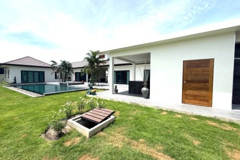Chalet de 4 dormitorios en Hua Hin, Tailandia № 146962 - foto 4
