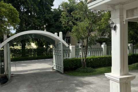 Casa de 7 dormitorios en Lat Phrao, Bangkok, Tailandia № 146958 - foto 3
