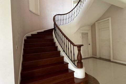 Casa de 7 dormitorios en Lat Phrao, Bangkok, Tailandia № 146958 - foto 10