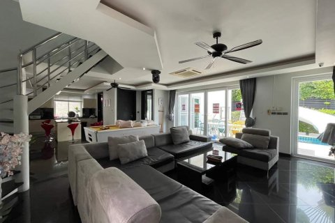 Chalet de 3 dormitorios en Pattaya, Tailandia № 133843 - foto 2