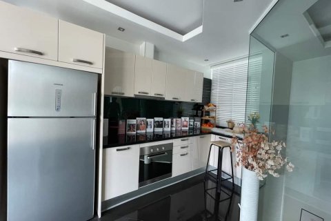 Chalet de 3 dormitorios en Pattaya, Tailandia № 133843 - foto 13