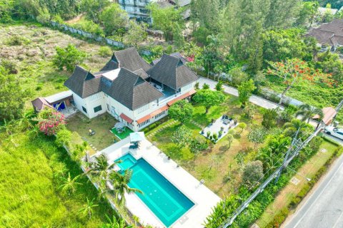 Villa in Phuket, Thailand 4 Schlafzimmer № 133844