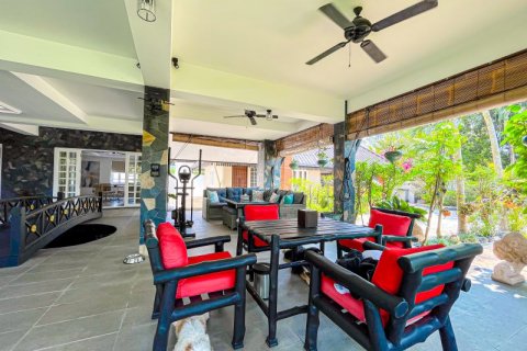 Chalet de 4 dormitorios en Phuket, Tailandia № 133844 - foto 6