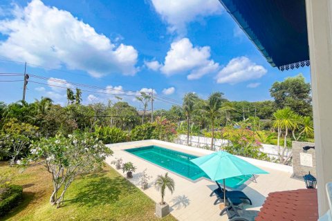 Chalet de 4 dormitorios en Phuket, Tailandia № 133844 - foto 20
