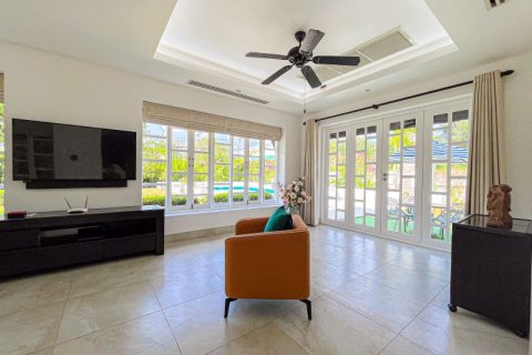 Chalet de 4 dormitorios en Phuket, Tailandia № 133844 - foto 13