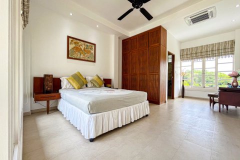 Chalet de 4 dormitorios en Phuket, Tailandia № 133844 - foto 21