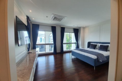 Chalet de 4 dormitorios en Bang Phli Yai, Tailandia № 133842 - foto 15