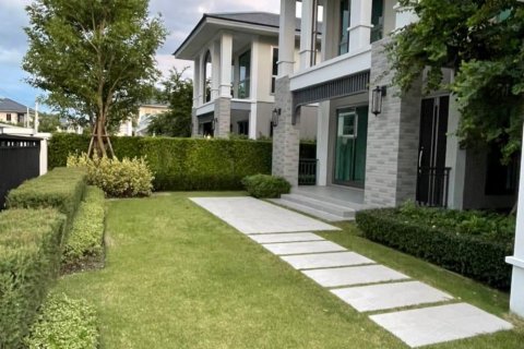 Chalet de 4 dormitorios en Bang Phli Yai, Tailandia № 133842 - foto 3