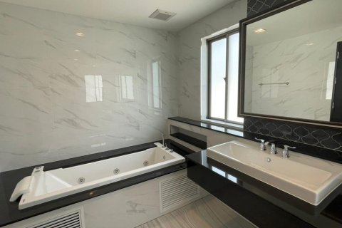 Chalet de 4 dormitorios en Bang Phli Yai, Tailandia № 133842 - foto 18