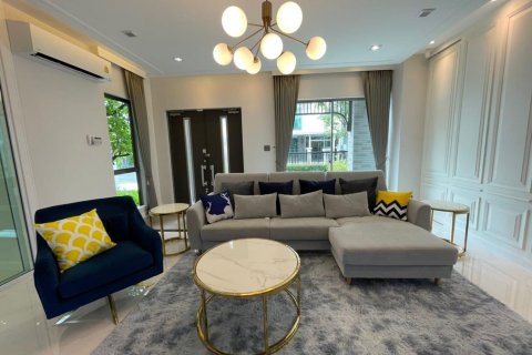 Chalet de 4 dormitorios en Bang Phli Yai, Tailandia № 133842 - foto 4