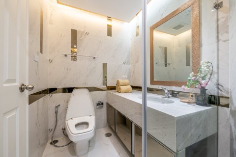 Condominio de 2 dormitorios en Bangkok, Tailandia № 154560 - foto 15