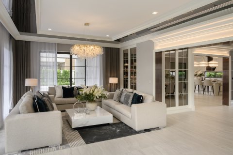Chalet de 5 dormitorios en Bangkok, Tailandia № 165455 - foto 7