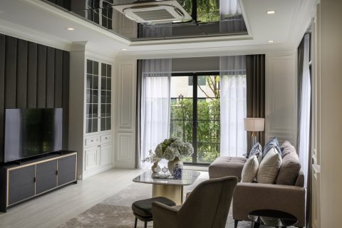 Chalet de 5 dormitorios en Bangkok, Tailandia № 165455 - foto 9