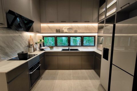 Chalet de 6 dormitorios en Bangkok, Tailandia № 165458 - foto 4