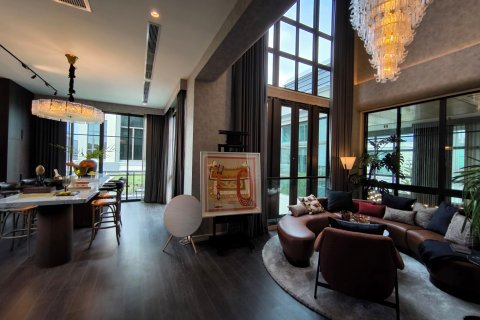 Chalet de 6 dormitorios en Bangkok, Tailandia № 165457 - foto 4