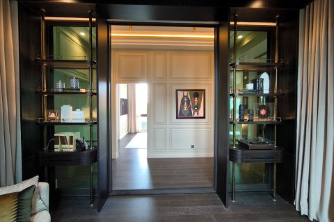 Chalet de 6 dormitorios en Bangkok, Tailandia № 165457 - foto 5