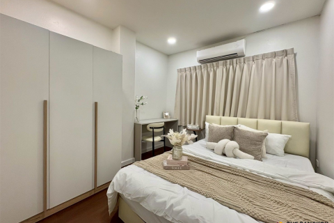 Townhouse à Bangkok, Thaïlande 4 chambres № 190462