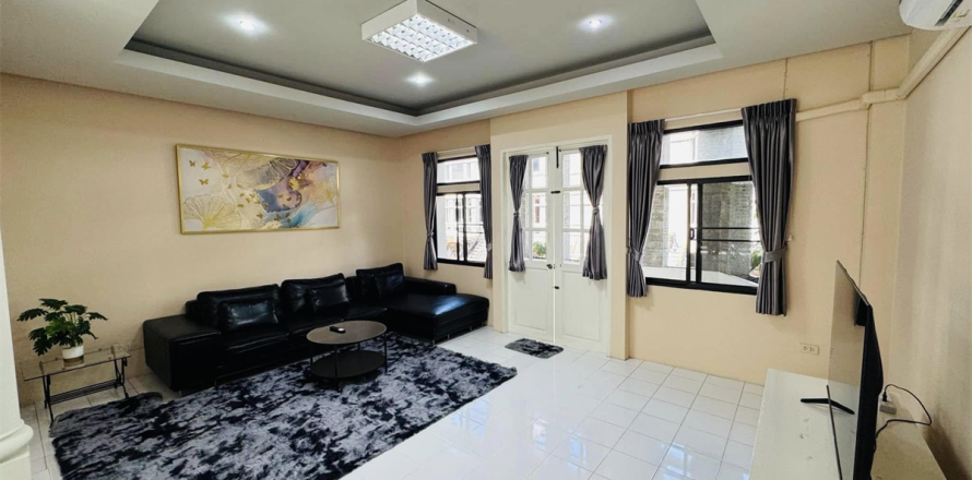 Townhouse à Bangkok, Thaïlande 4 chambres № 190464