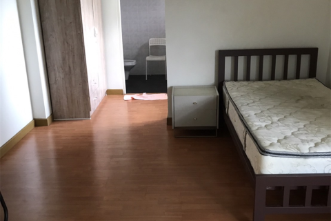 Adosado de 6 dormitorios en Bangkok, Tailandia № 190463 - foto 8