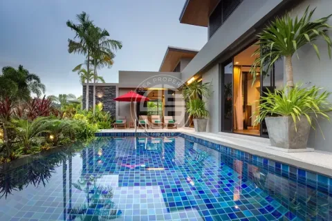 Villa in Rawai, Thailand 3 bedrooms № 190756
