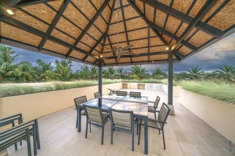 Chalet de 4 dormitorios en Phuket, Tailandia № 164705 - foto 20