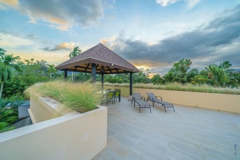 Chalet de 4 dormitorios en Phuket, Tailandia № 164705 - foto 19