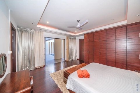Chalet de 4 dormitorios en Phuket, Tailandia № 164705 - foto 6