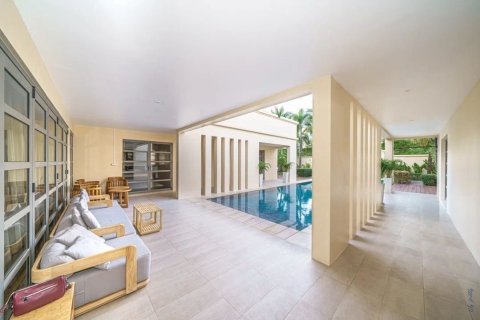 Chalet de 4 dormitorios en Phuket, Tailandia № 164705 - foto 7