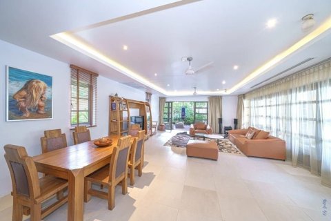 Chalet de 4 dormitorios en Phuket, Tailandia № 164705 - foto 10