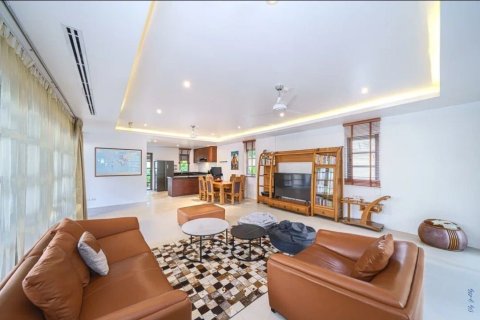 Chalet de 4 dormitorios en Phuket, Tailandia № 164705 - foto 13