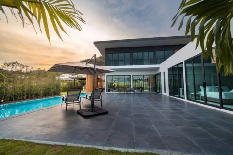 Chalet de 5 dormitorios en Hua Hin, Tailandia № 156361 - foto 2