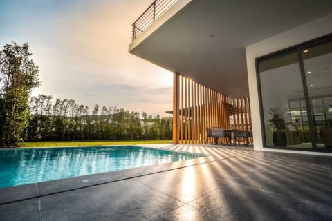 Chalet de 5 dormitorios en Hua Hin, Tailandia № 156361 - foto 4